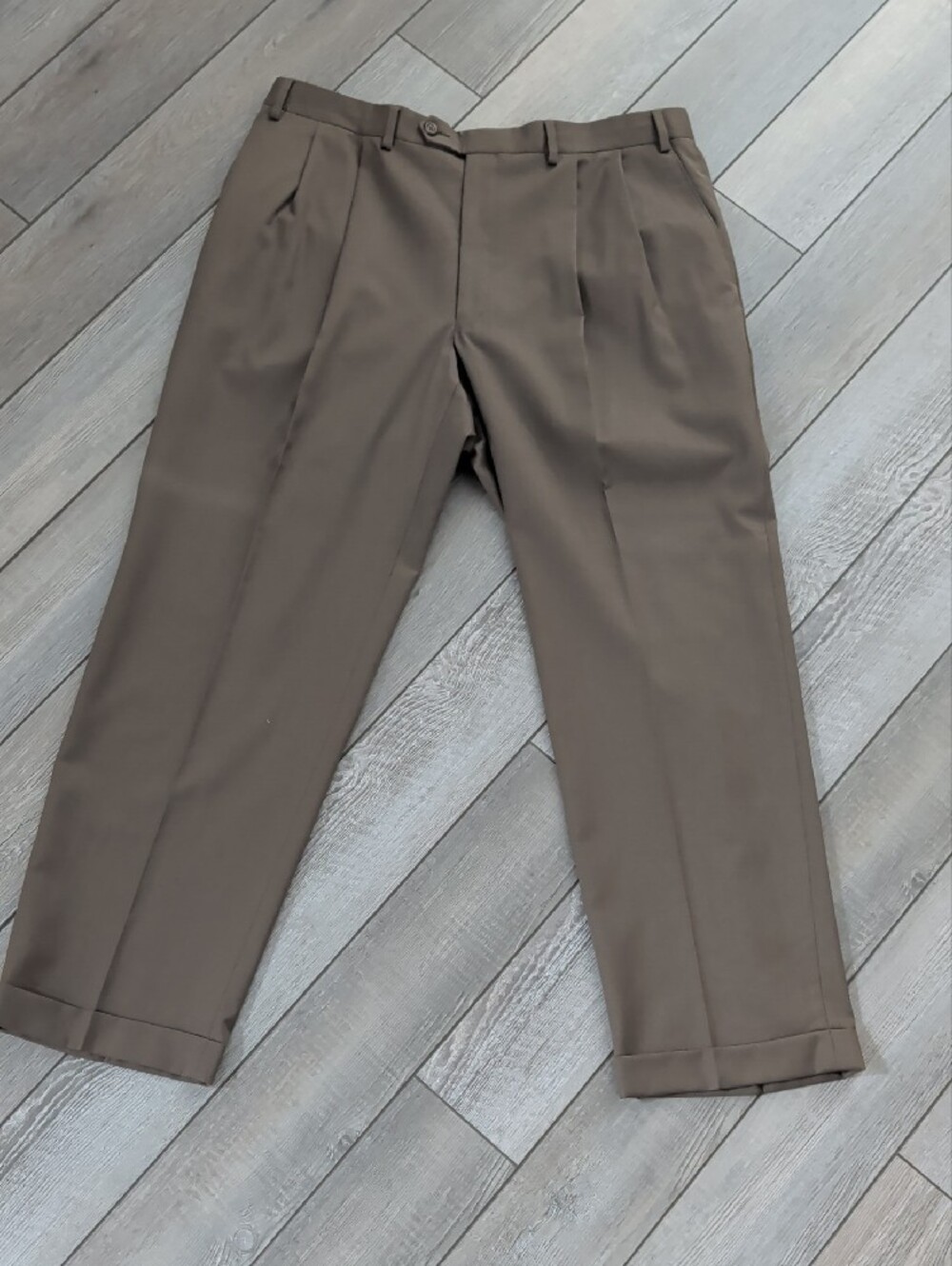 Chaps Men's Pleated Dress Pants - Brown